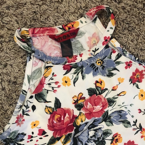 Never Worn! Trendy Halter Maxi Dress w. si… - Picture 3 of 4